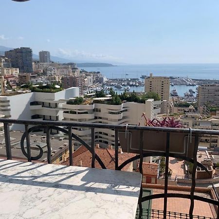 Plein coeur de Monaco, à 300 mètres à pied du port de Monaco, 4 pièces, escaliers vue mer. Extérieur photo