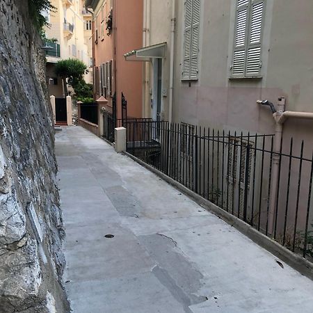 Plein coeur de Monaco, à 300 mètres à pied du port de Monaco, 4 pièces, escaliers vue mer. Extérieur photo