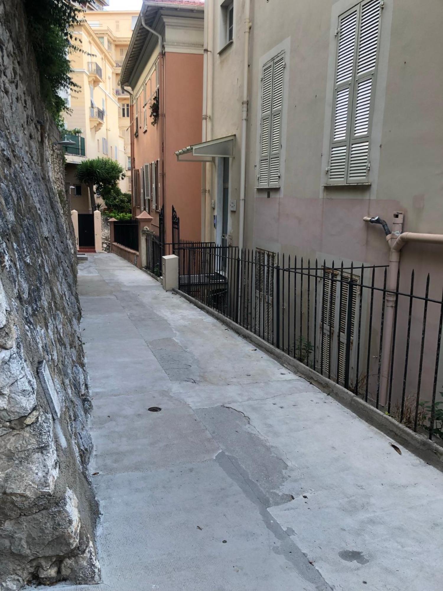 Plein coeur de Monaco, à 300 mètres à pied du port de Monaco, 4 pièces, escaliers vue mer. Extérieur photo